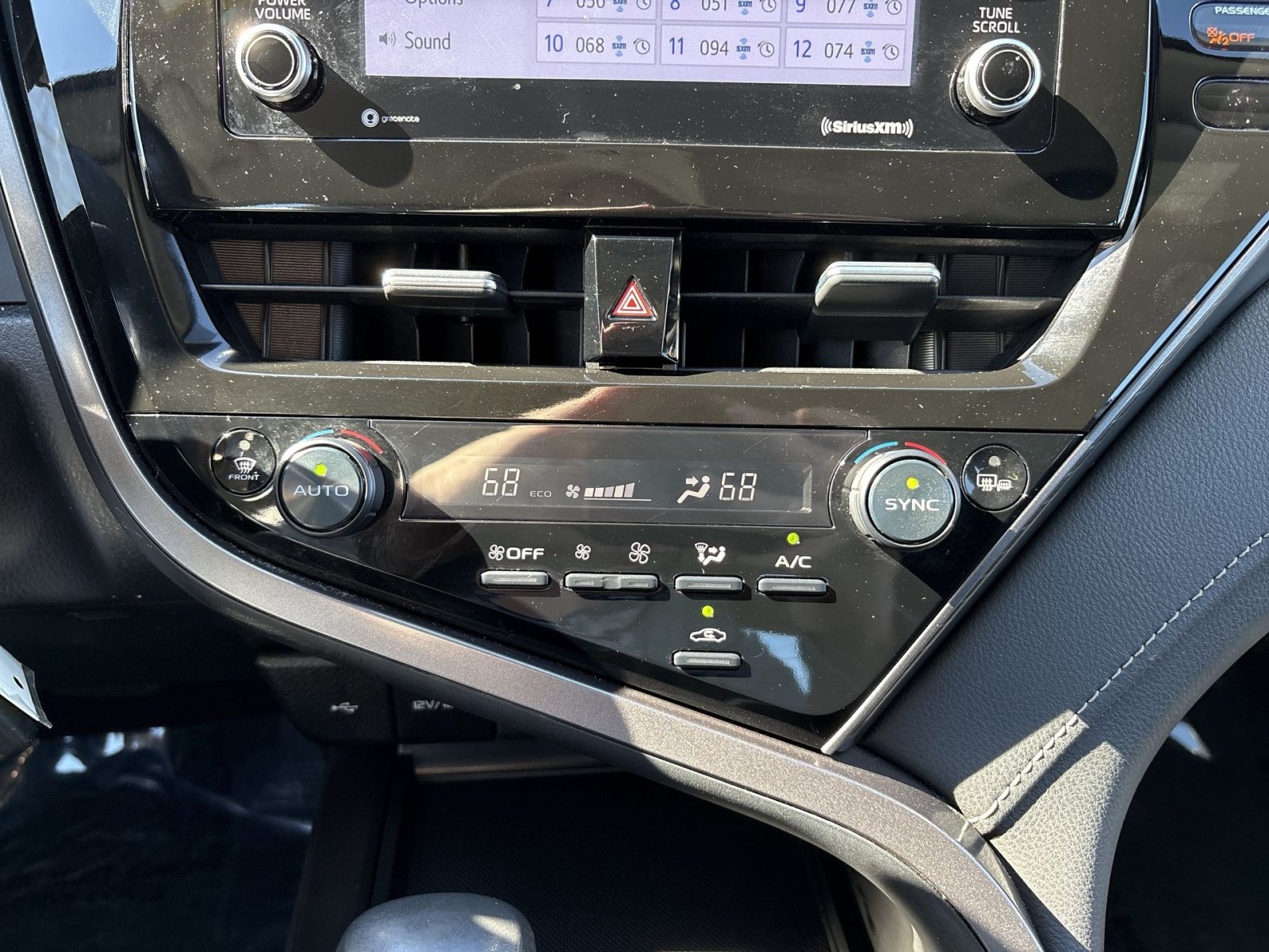 Used 2024 Toyota Camry SE FWD image 20