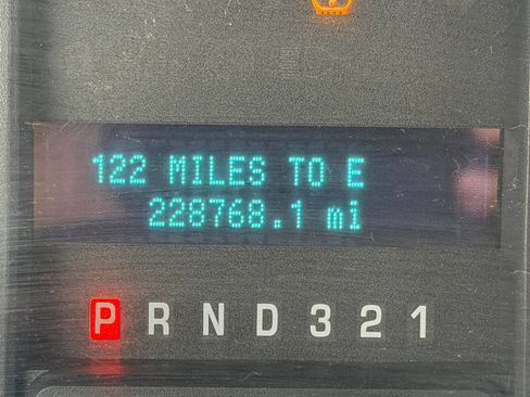 Used 2010 Ford F150 XLT image 16