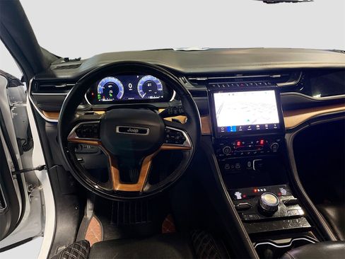 Used 2022 Jeep Grand Cherokee L Summit image 24