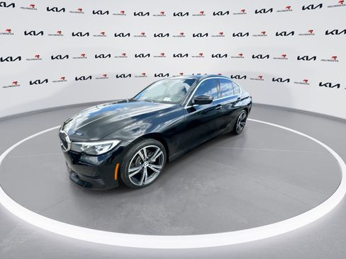 Used 2020 BMW 330i Sedan w/ Driving Assistance Package image 4