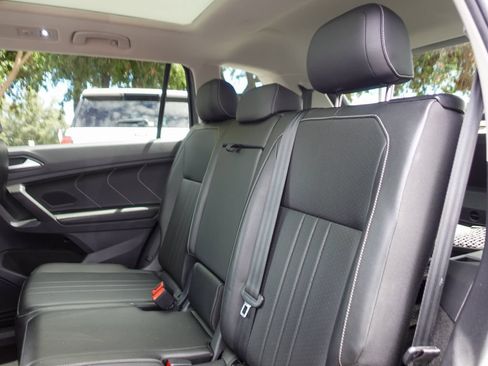 Used 2023 Volkswagen Tiguan SE FWD image 23