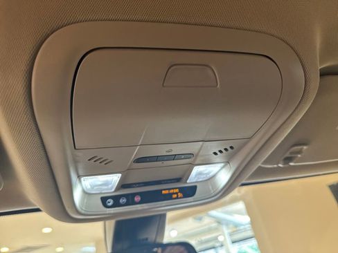 Used 2023 GMC Acadia Denali image 30