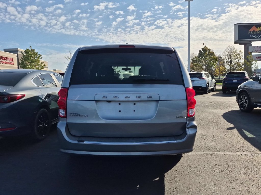 Used 2017 Dodge Grand Caravan SE w/ Power Window Group FWD image 3