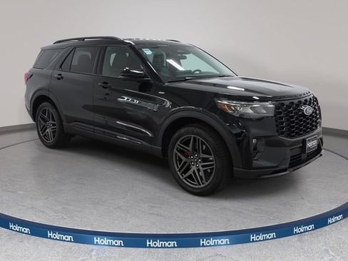 Used 2026 Ford Explorer ST-Line w/ ST-Line Street Pack AWD/4WD image 4