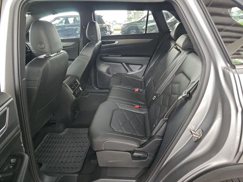 Used 2026 Volkswagen Atlas Cross Sport SE AWD/4WD image 17
