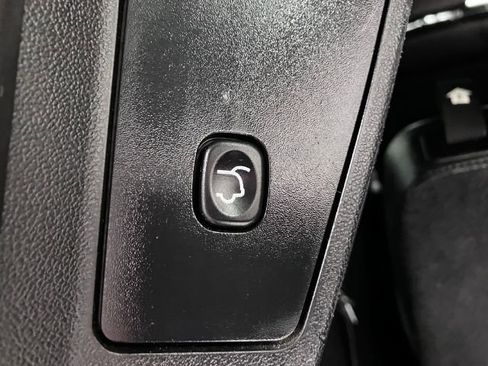 Used 2018 Dodge Grand Caravan GT image 32