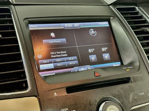 Used 2015 Ford Taurus SEL w/ Equipment Group 201A FWD image 16