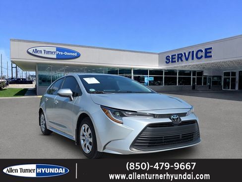 Used 2026 Toyota Corolla LE FWD image 1