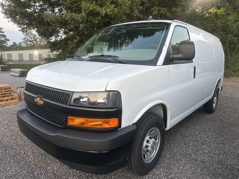 New 2025 Chevrolet Express 2500 image 4