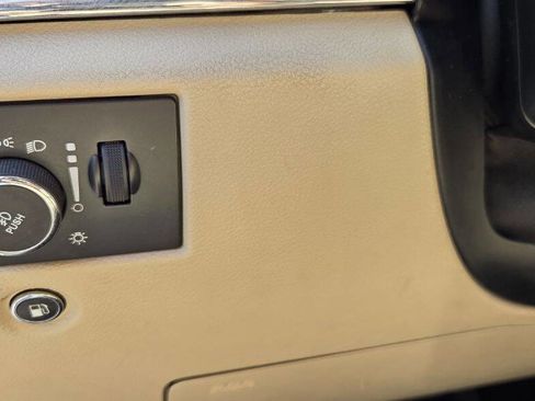 Used 2014 Jeep Grand Cherokee Limited w/ Luxury Group II image 23