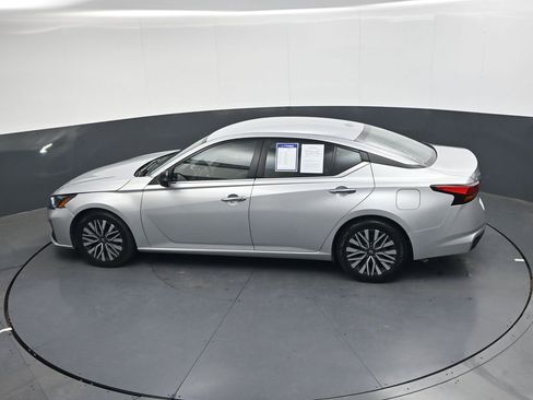 Used 2024 Nissan Altima 2.5 SV image 22