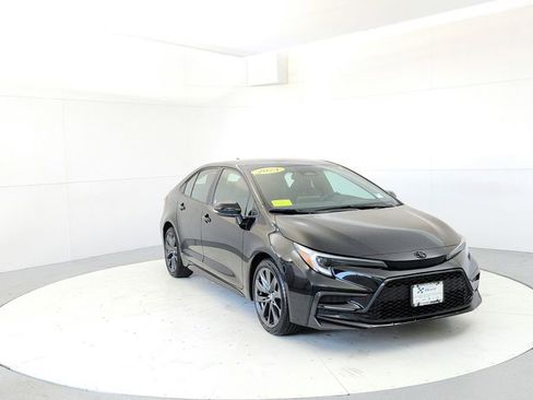Used 2024 Toyota Corolla SE FWD image 1