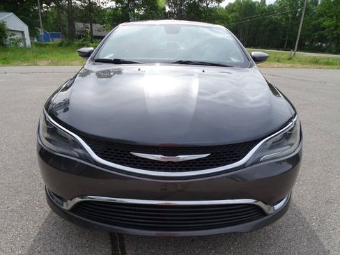 Used 2016 Chrysler 200 Limited Sedan FWD image 4