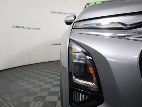 Used 2025 Chevrolet Equinox LT image 3