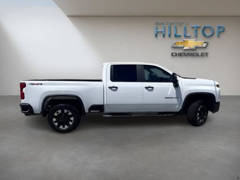 Used 2020 Chevrolet Silverado 2500 Custom w/ Custom Value Package AWD/4WD image 4