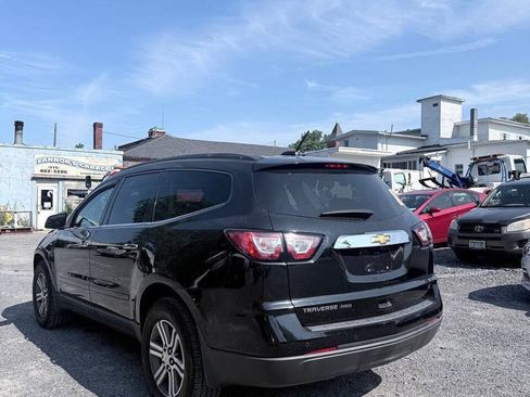 Used 2017 Chevrolet Traverse LT AWD/4WD image 3