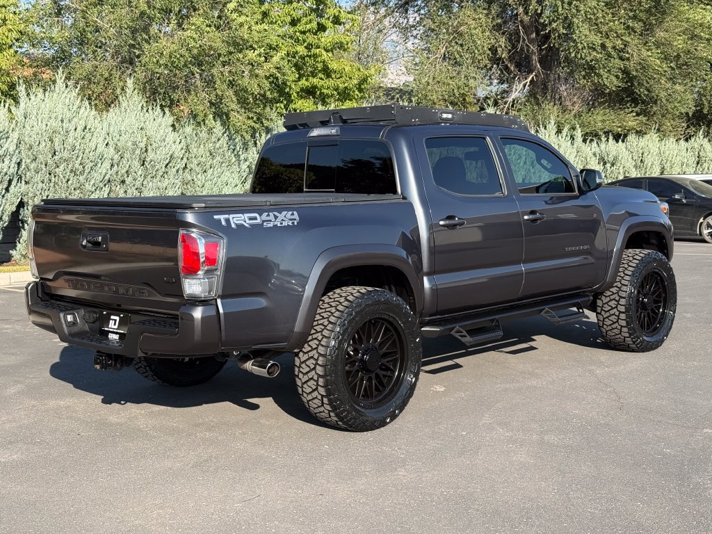 Used 2022 Toyota Tacoma TRD Sport w/ Technology Package AWD/4WD image 9