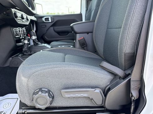 New 2026 Jeep Gladiator Sport image 11