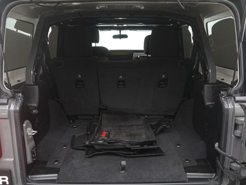 Used 2021 Jeep Wrangler Unlimited Sahara w/ LED Lighting Group image 9