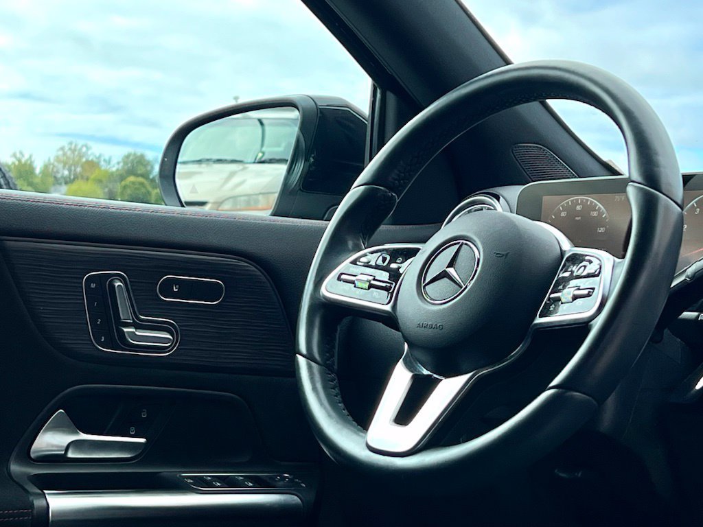 Used 2023 Mercedes-Benz GLA 250 4MATIC image 8