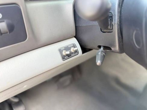 Used 2003 Ford F550 2WD Crew Cab Super Duty image 19