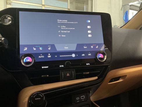 Used 2025 Lexus NX 250 AWD w/ Accessory Package (2T) image 22