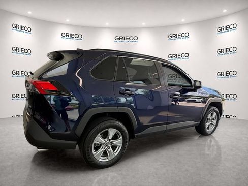 Used 2022 Toyota RAV4 XLE w/ Convenience Package FWD image 11