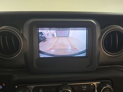 Used 2021 Jeep Wrangler Unlimited Sport AWD/4WD image 19