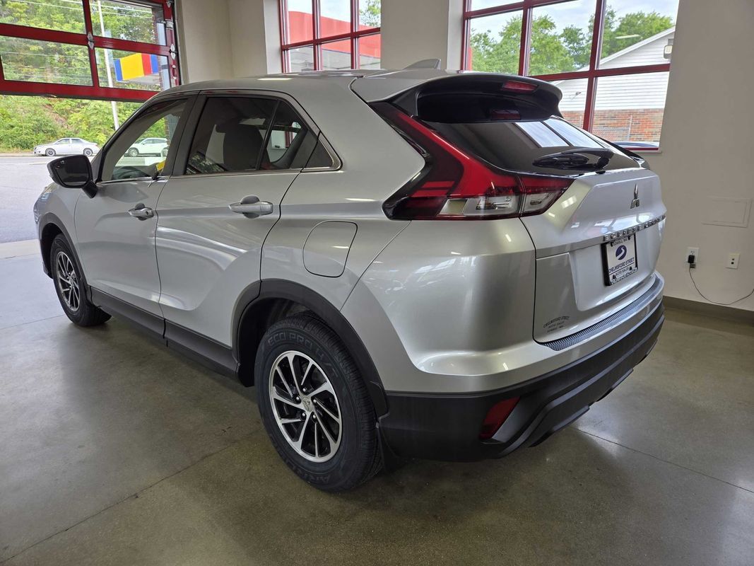 Used 2022 Mitsubishi Eclipse Cross ES FWD image 5