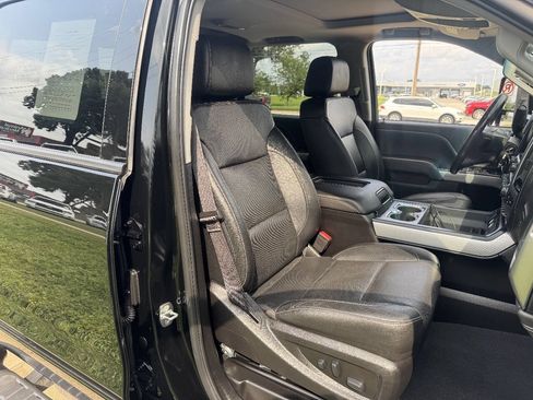 Used 2019 Chevrolet Silverado 2500 LTZ w/ Midnight Edition AWD/4WD image 12
