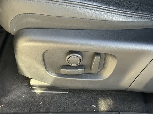 Certified 2026 Land Rover Range Rover Evoque Dynamic SE image 12