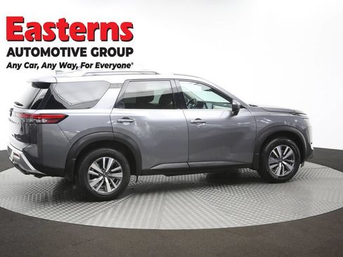 Used 2023 Nissan Pathfinder SL AWD/4WD image 43