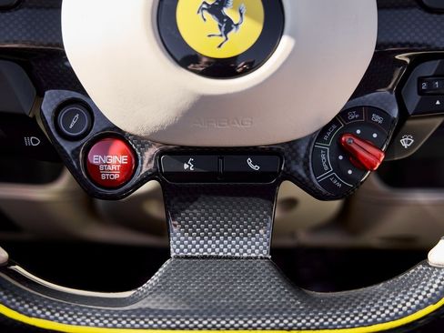 Used 2022 Ferrari F8 Tributo image 59