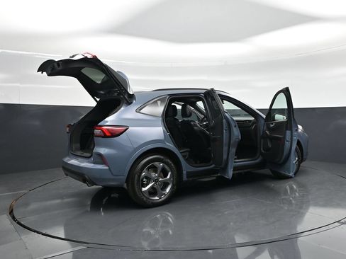 Certified 2024 Ford Escape ST-Line w/ Tech Pack #1 FWD image 6