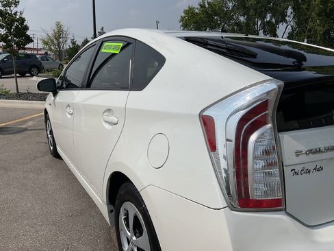 Used 2015 Toyota Prius Three FWD image 5