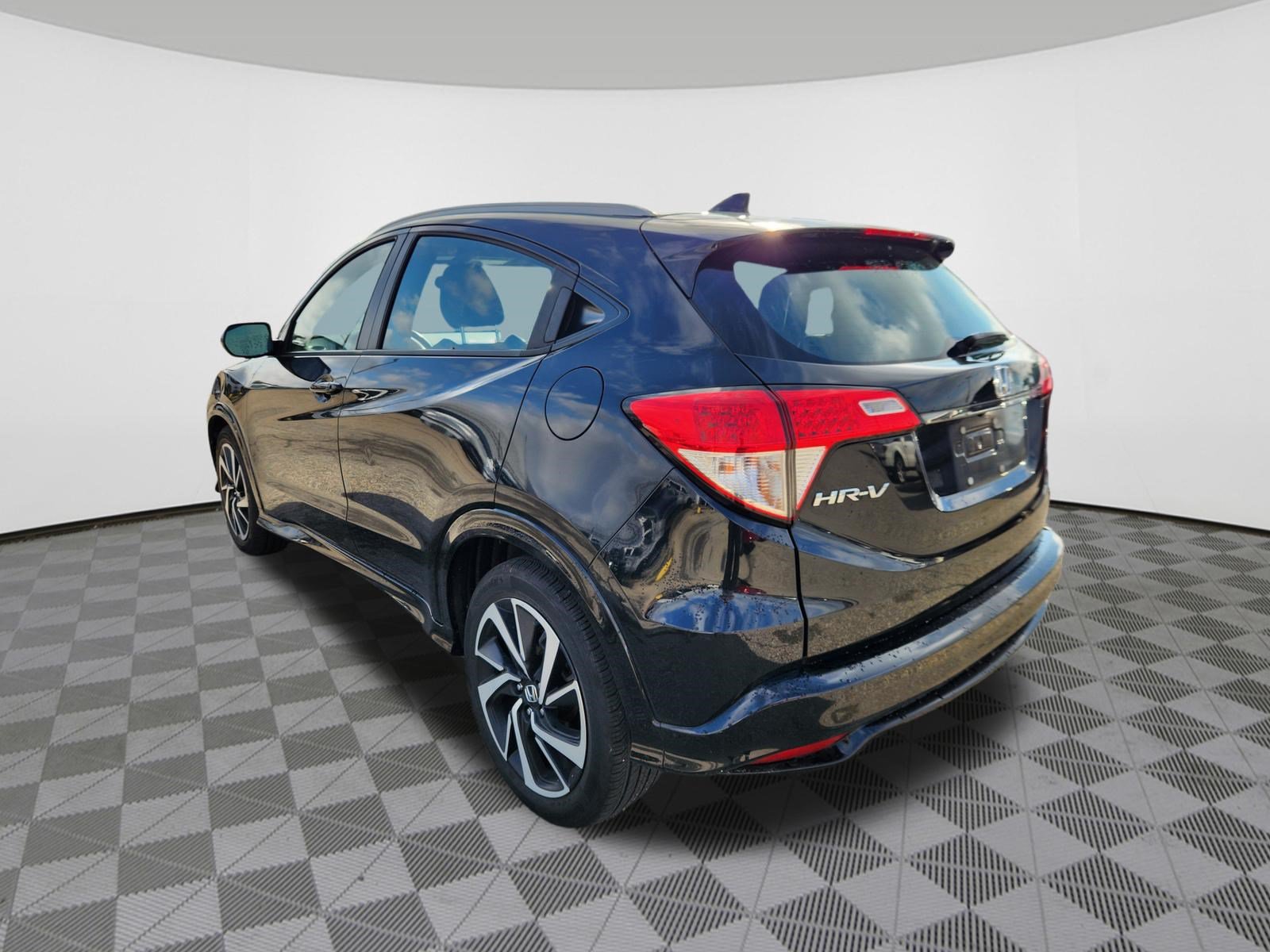 Used 2020 Honda HR-V Sport image 3