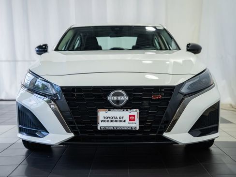 Used 2024 Nissan Altima 2.5 SR FWD image 2