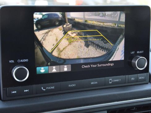 Used 2023 Honda Pilot LX image 26