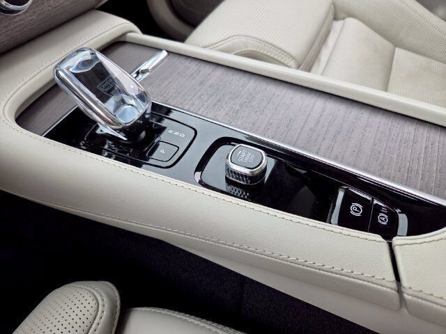 Used 2023 Volvo XC90 T8 Ultimate w/ Protection Package Premier AWD/4WD image 36