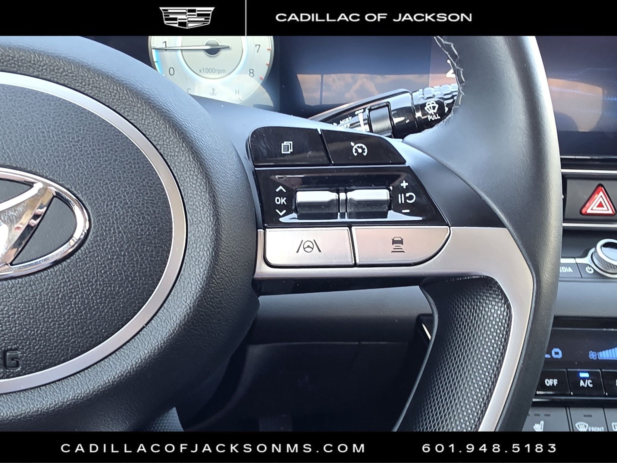 Used 2023 Hyundai Elantra Limited w/ Cargo Package FWD image 14