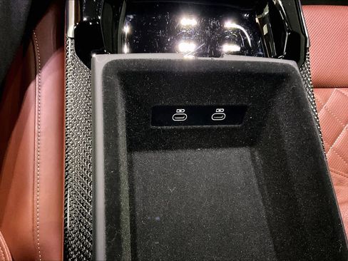 Used 2023 Audi S8 w/ S8 Executive Package image 32