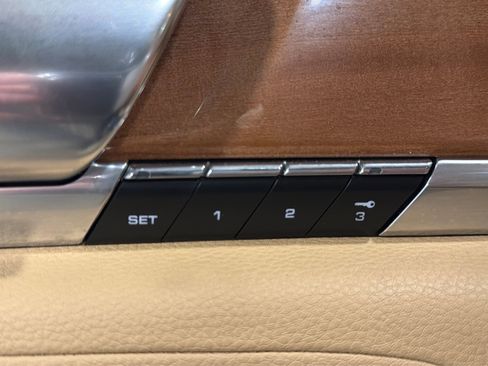 Used 2014 Porsche Panamera RWD image 21