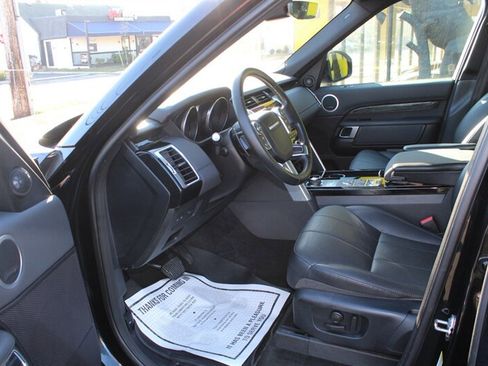 Used 2017 Land Rover Discovery HSE AWD/4WD image 12