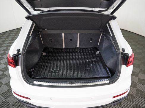 Used 2023 Audi Q3 2.0T Premium w/ Convenience Package image 8