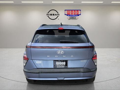 Used 2024 Hyundai Kona SEL FWD image 3