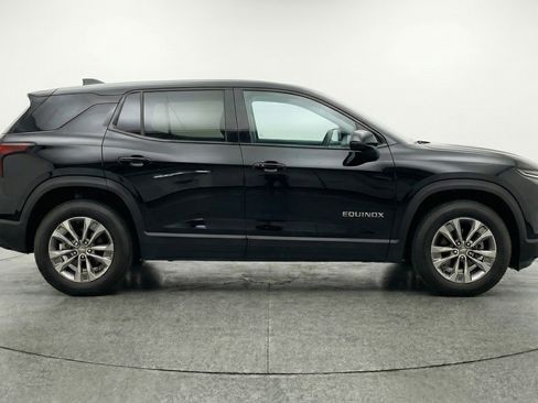 Used 2025 Chevrolet Equinox LT image 11