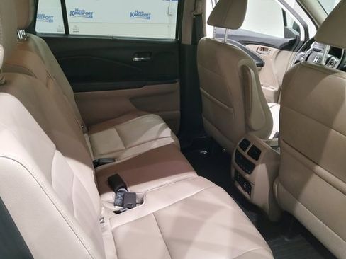 Certified 2017 Honda Pilot Touring image 16