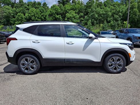 Used 2024 Kia Seltos S AWD/4WD image 7