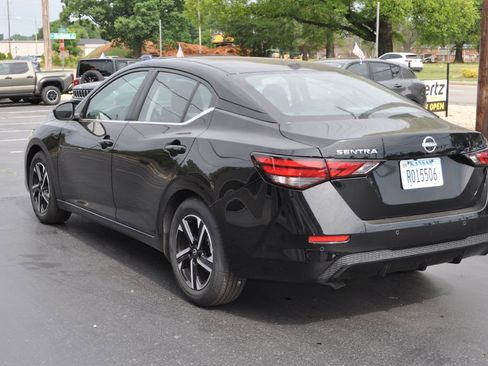 Used 2025 Nissan Sentra SV FWD image 21