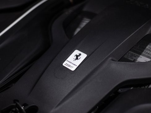 Used 2018 Ferrari GTC4Lusso AWD/4WD image 38